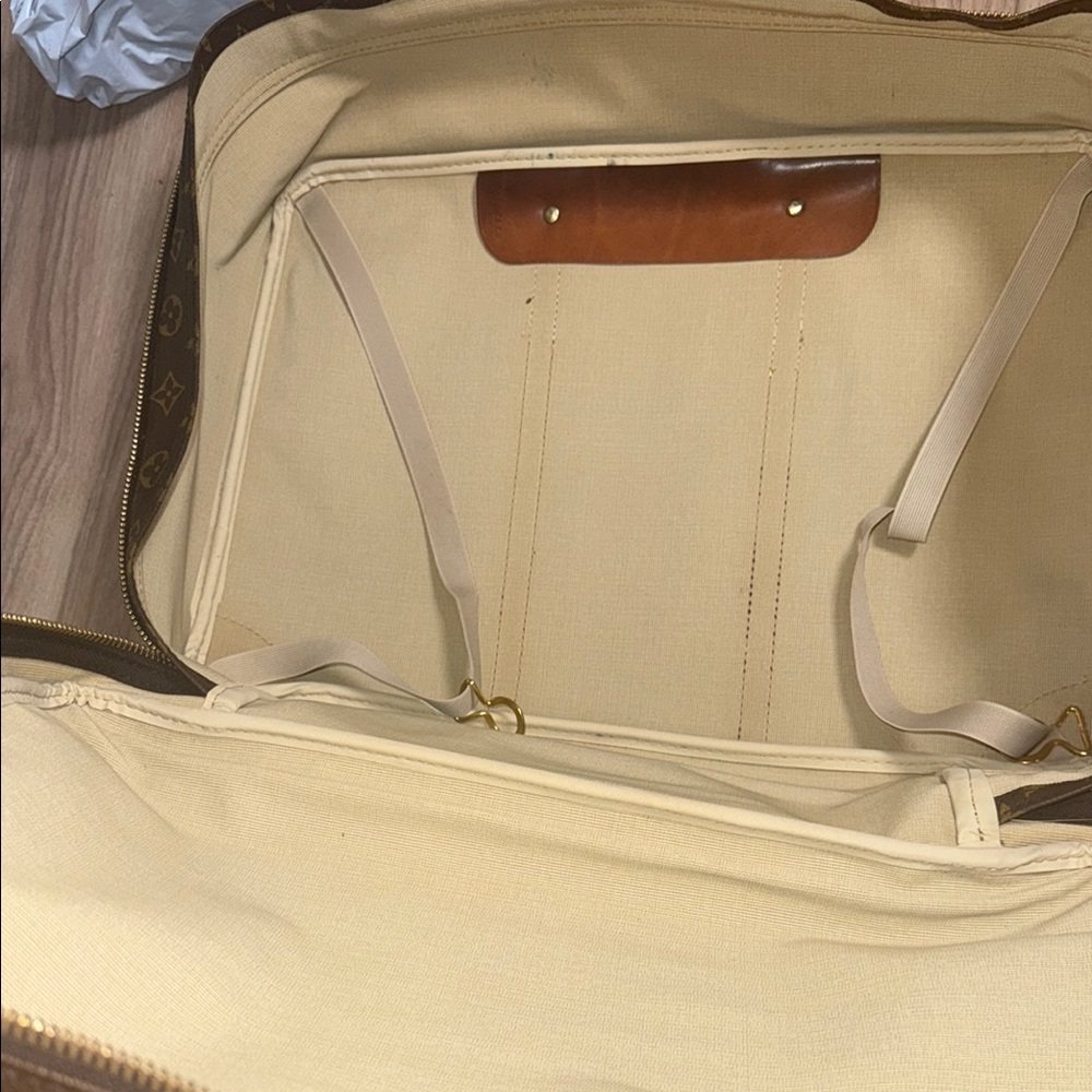 Louis Vuitton Brown Monogram Travel Bag (call out) - Picture 10 of 11